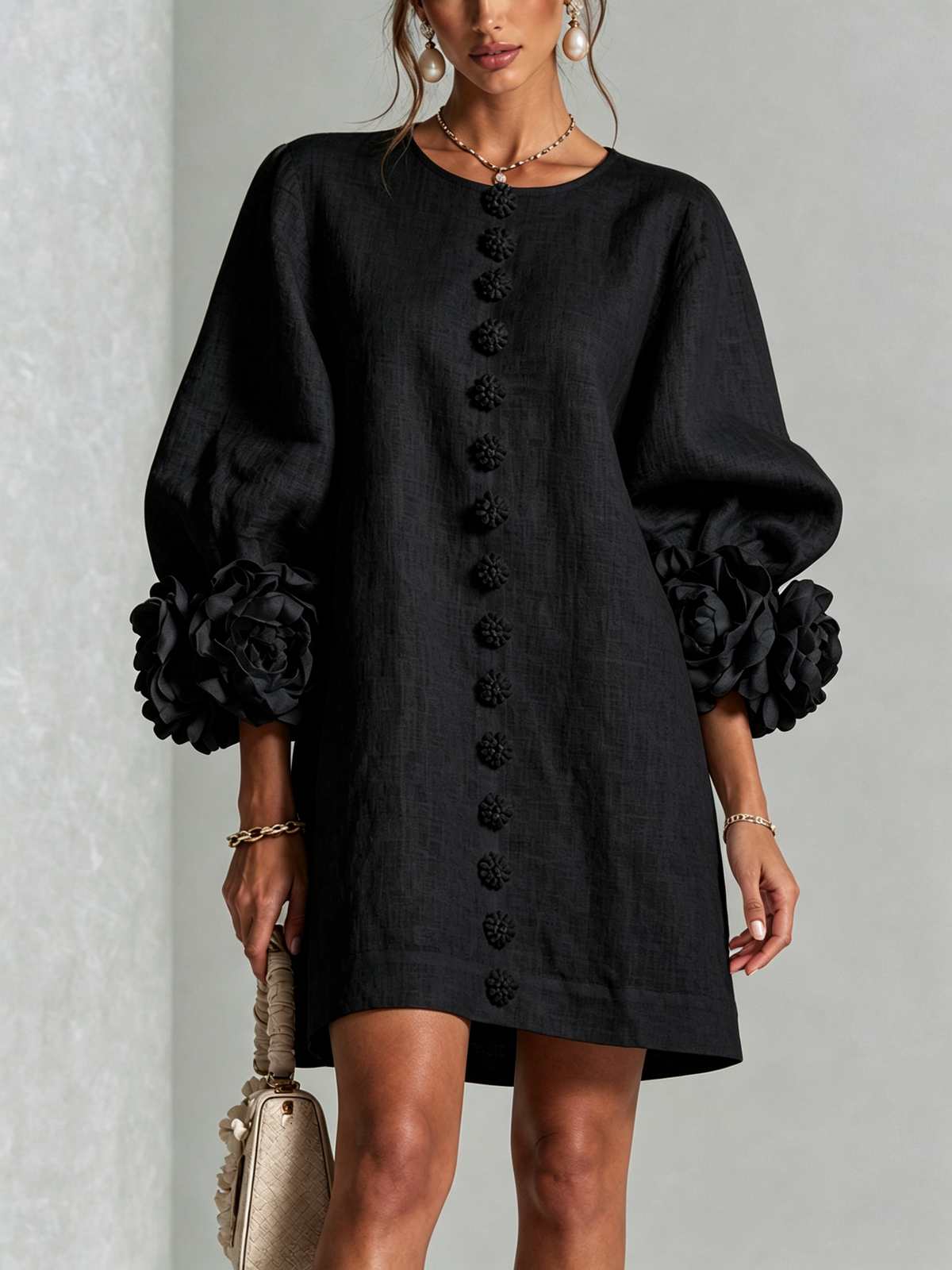 Cecilia | Vestido mini de mezcla de lino con puños rosas, negro
