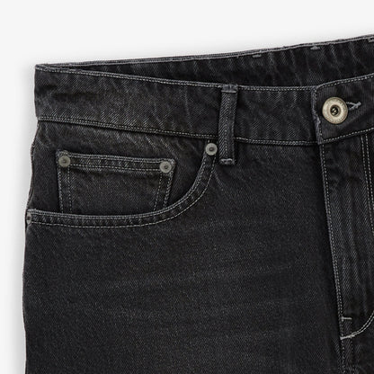 Bermudas de corte entallado gris oscuro